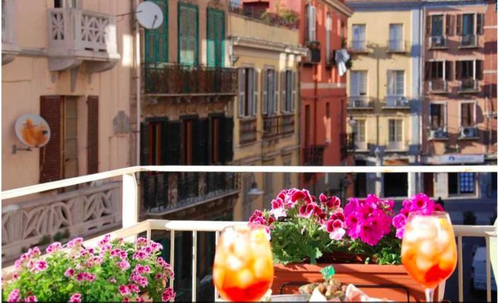 Centro Storico Via Sassari Accommodation Κάλιαρι Εξωτερικό φωτογραφία