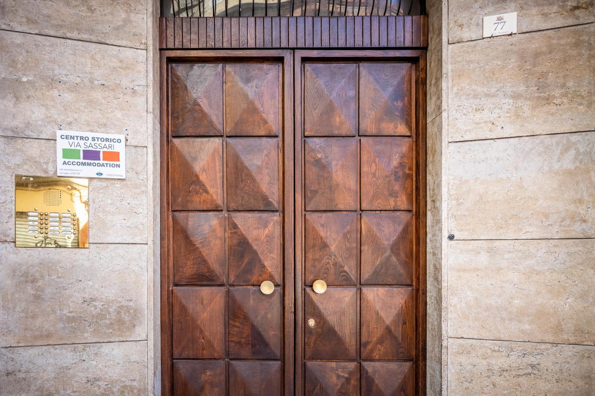 Centro Storico Via Sassari Accommodation Κάλιαρι Εξωτερικό φωτογραφία